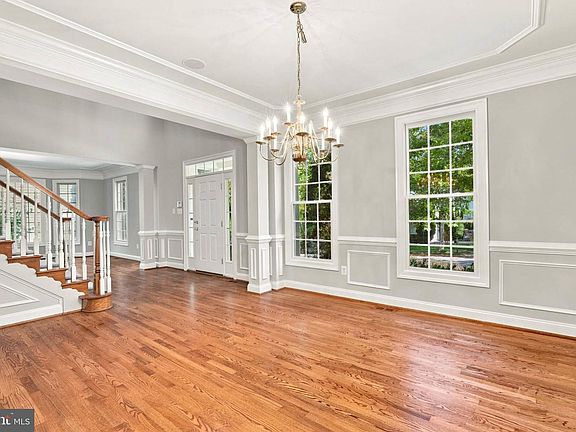 5th image of 715 Wilson Green Ct