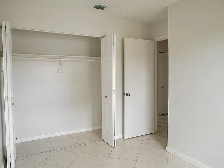 13920 SW 52nd Ln — Photo 17