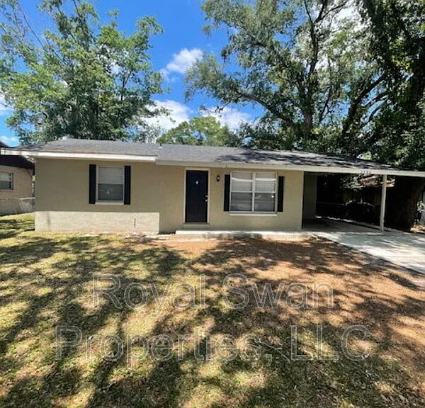 2806 Mineola Dr — Photo 2