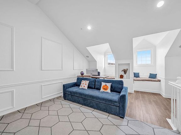 4th image of 3784 Dunmore Ln