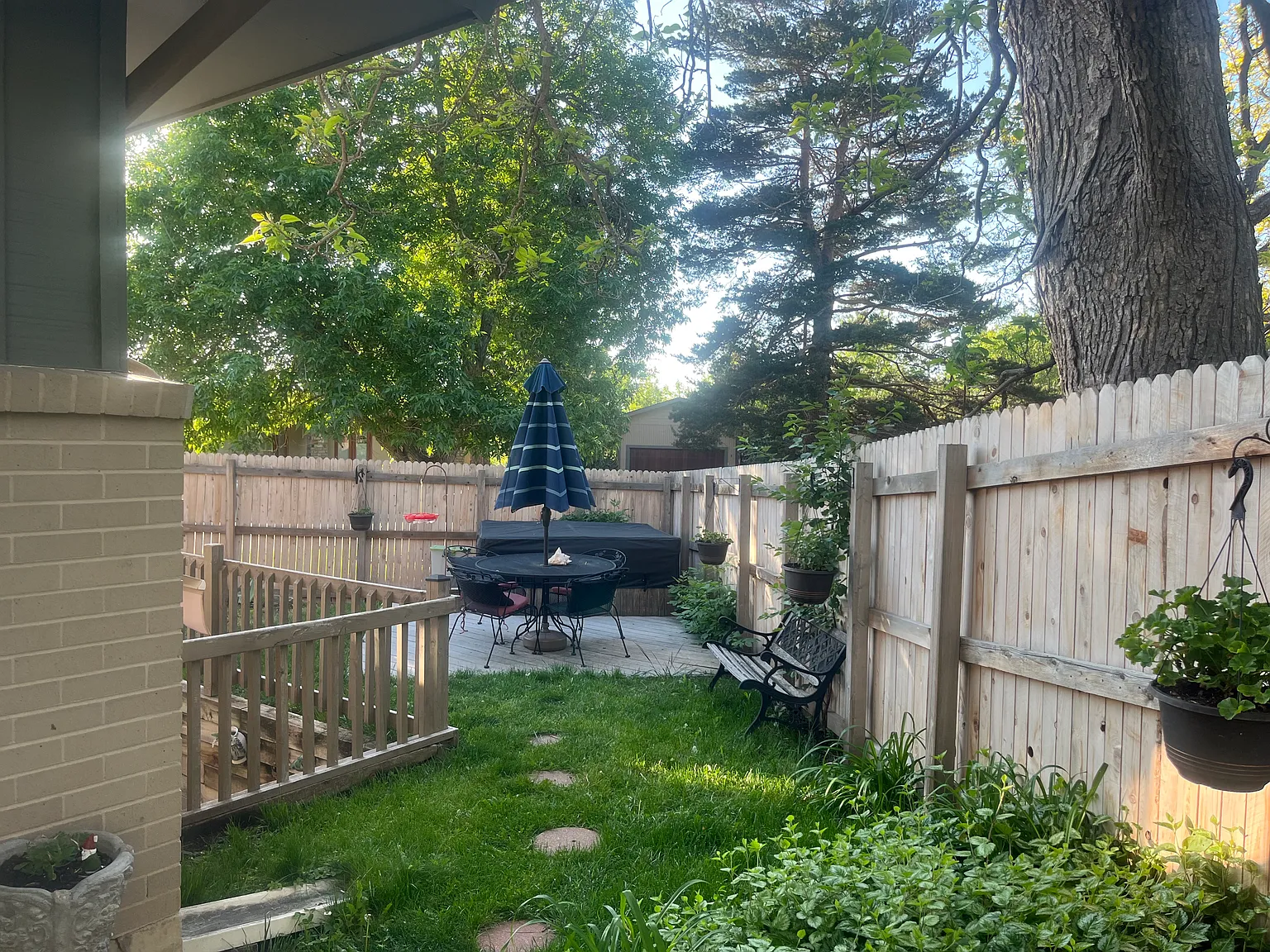 2240 Hillsdale Cir — Photo 2