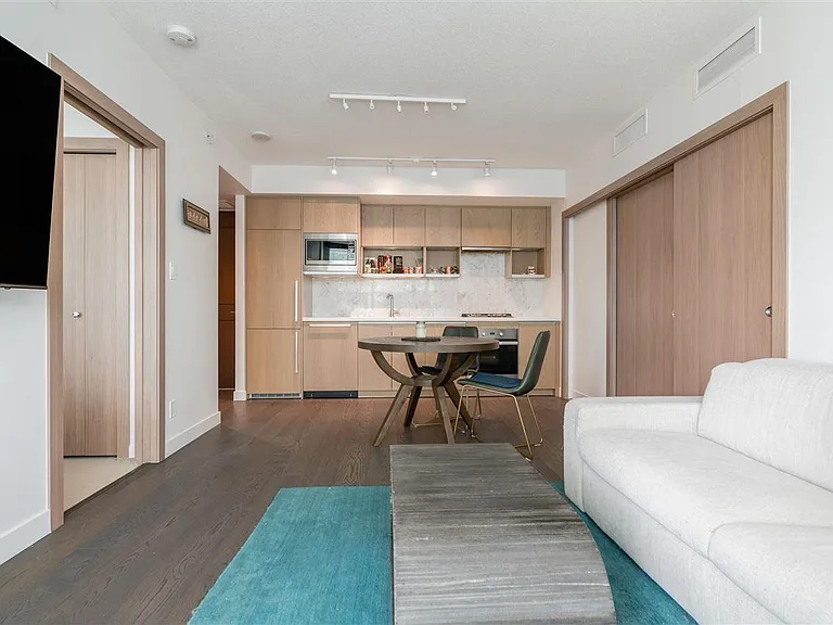 68 Smithe St #1917 — Photo 1