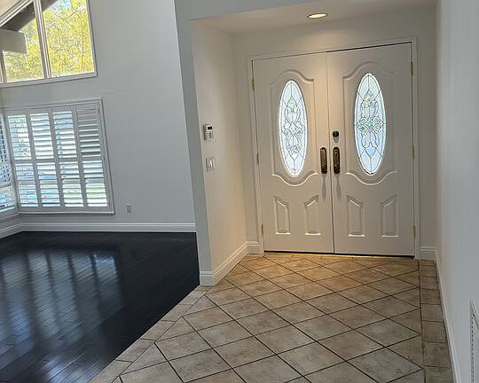 3rd image of 2880 Woodwardia Dr