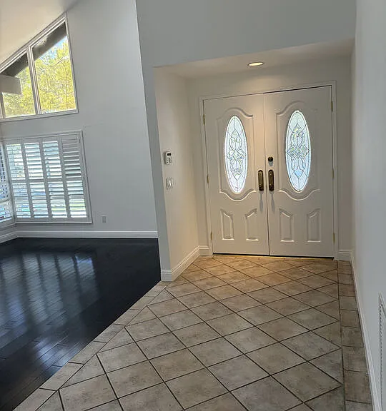 2880 Woodwardia Dr — Photo 3