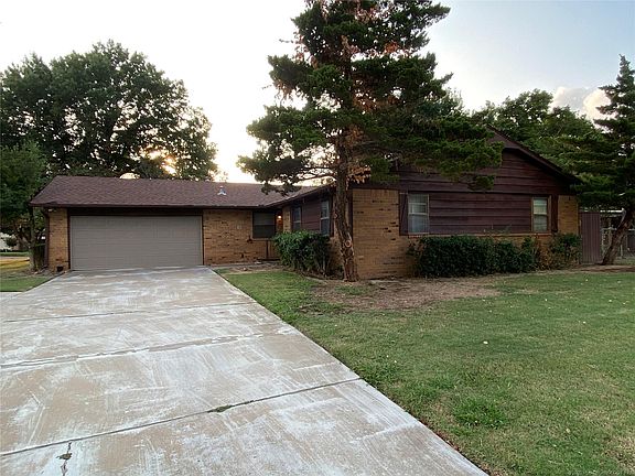 3rd image of 1407 N Choctaw Ave