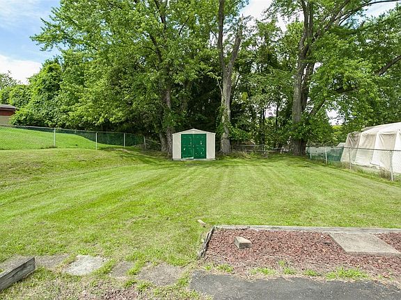 5th image of 441 College Park Dr