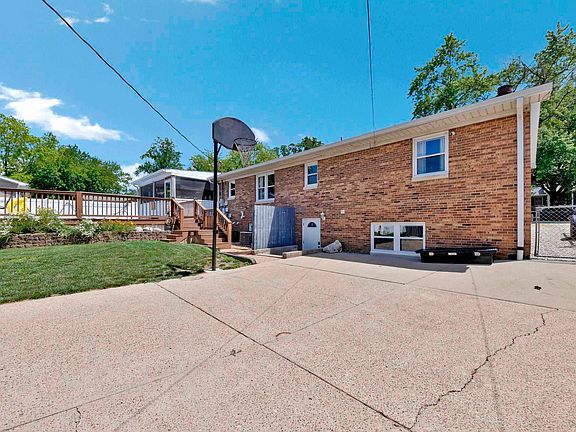 4th image of 1004 Nicholas Dr