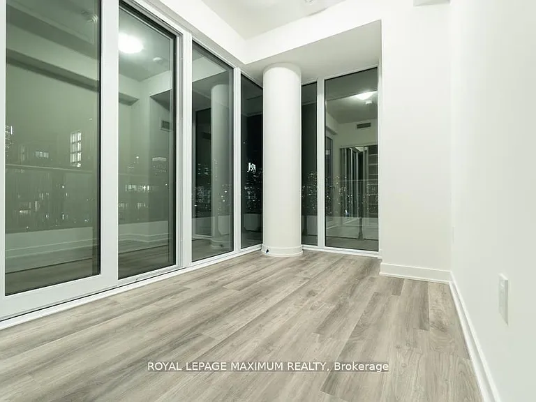 70 Princess St #2015-E — Photo 9
