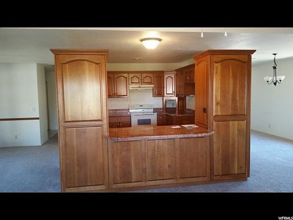 2nd image of 1575 E Tamarisk Dr