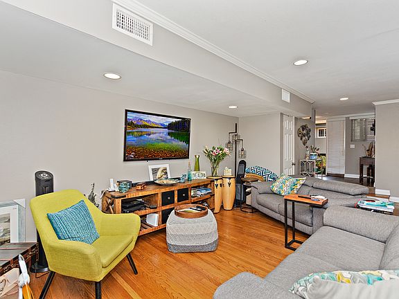 5th image of 425 Bolero Way