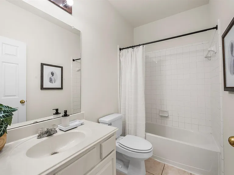 9211 Memorial Hills Dr — Photo 22