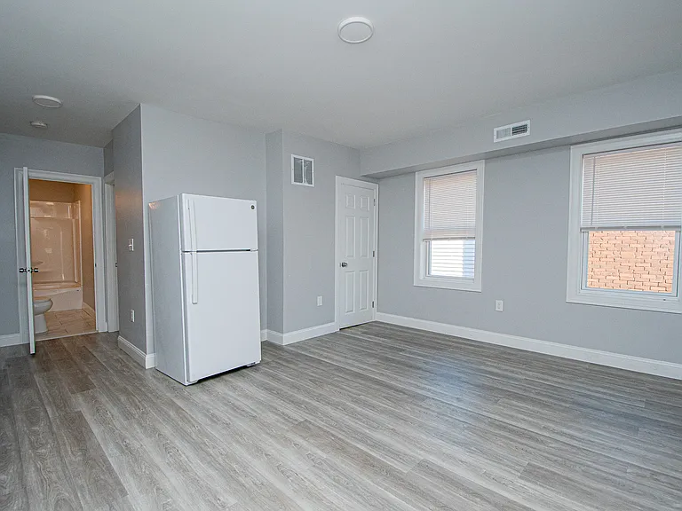 189 Oak St #3R — Photo 2