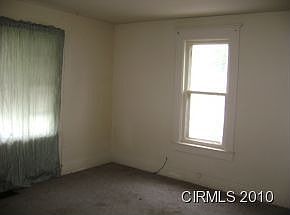 2nd image of 712 N Indiana Ave