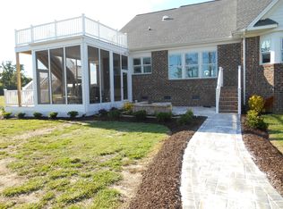 481 Pointe Vista Dr, Elizabeth City, NC 27909
