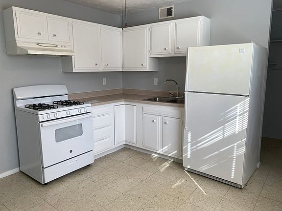 5th image of 14 Plymouth Ln