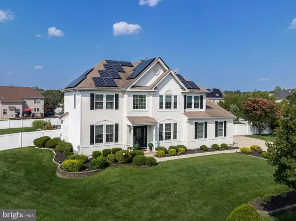 7 Hibiscus Ct, Lumberton, NJ 08048