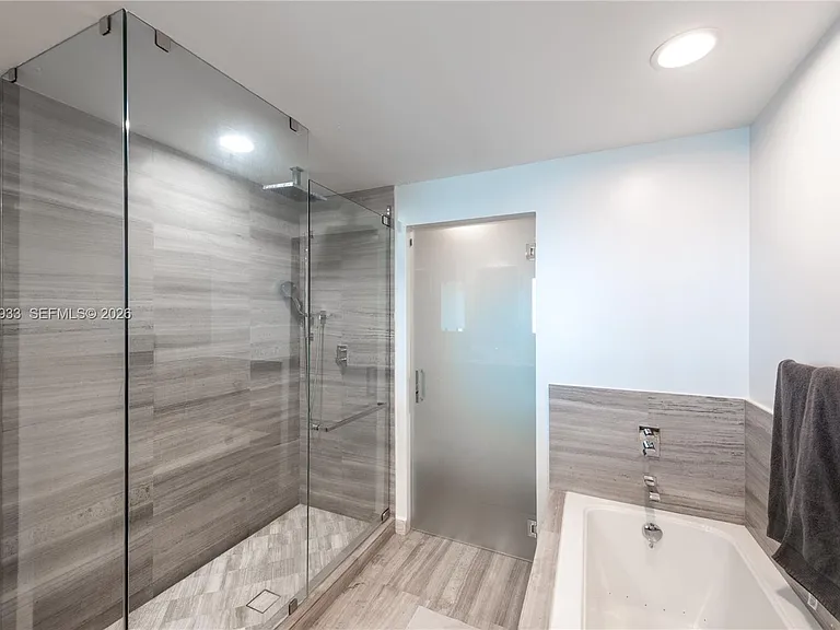 360 Ocean Dr #904S — Photo 13
