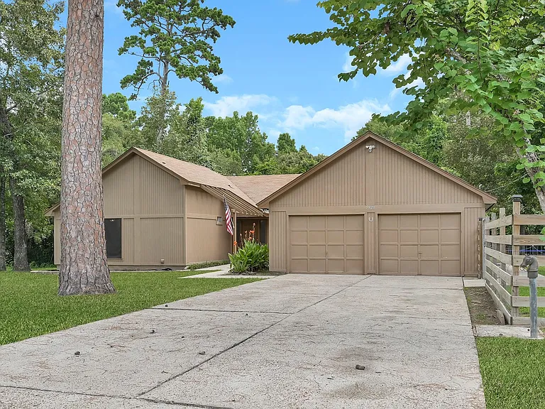 5928 Sinclair Dr — Photo 2