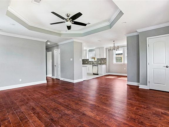 3rd image of 1851 Hope St