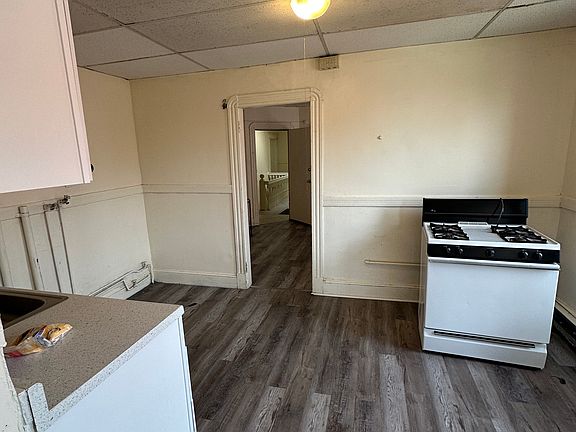 3rd image of 27 Mortson St #3E