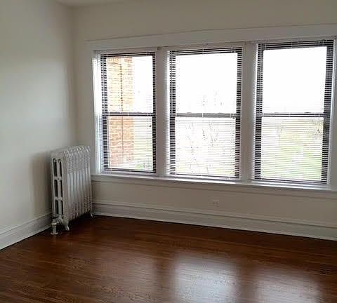 4th image of 4756 N Malden St #1N