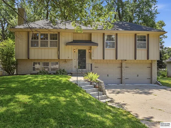 13579 Stanford St, Omaha, NE 68144