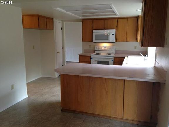 4th image of 9905 NE 127th Ct