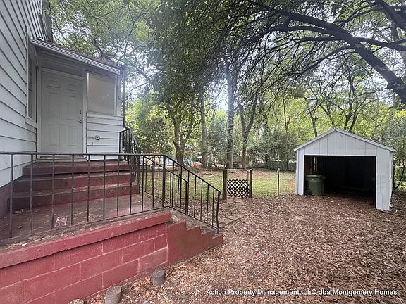 3rd image of 2225 Windsor Ave