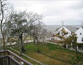 3rd image of 1921 Lakeshore Dr #A