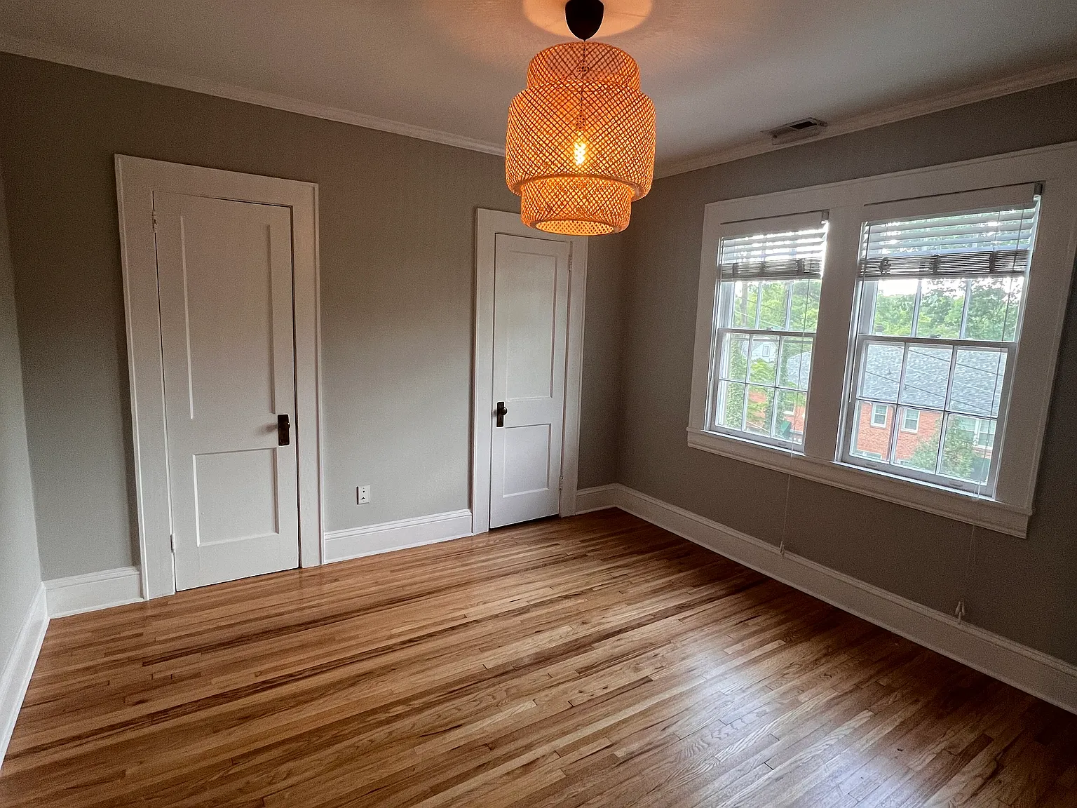 2 bed, 850 sqft, $2,200 — Photo 4