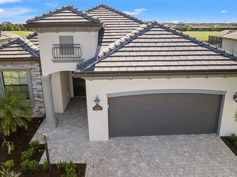 5947 Brandon Run — Photo 1