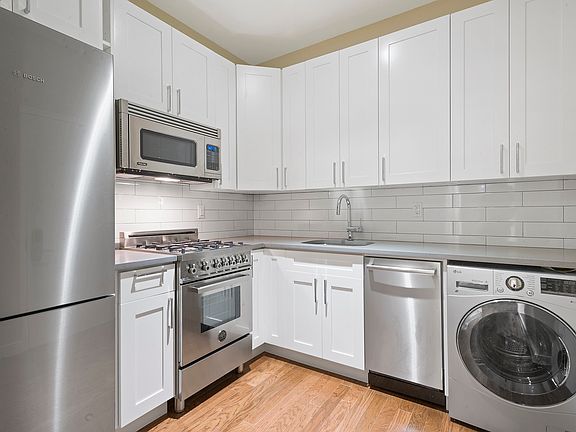 5th image of 420 E 66th St APT 4E