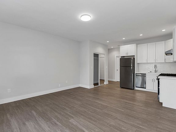 2nd image of 1725 Turk St #2