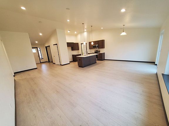 3rd image of 6609 Sockeye Ln