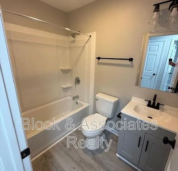 115 Farmer Rd #B — Photo 8