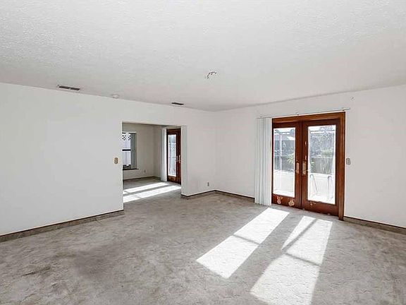 2nd image of 6525 Santiago Ct
