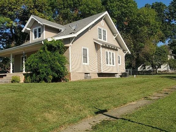 3rd image of 1403 3rd St