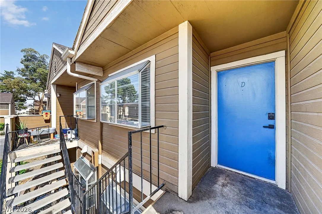 2 bed, 1.0 bath, 3112 sqft, $1,175 — Photo 1