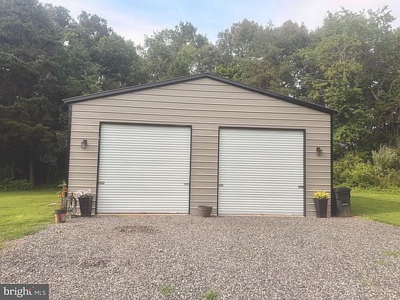 2nd image of 1582 Sheldon Ln