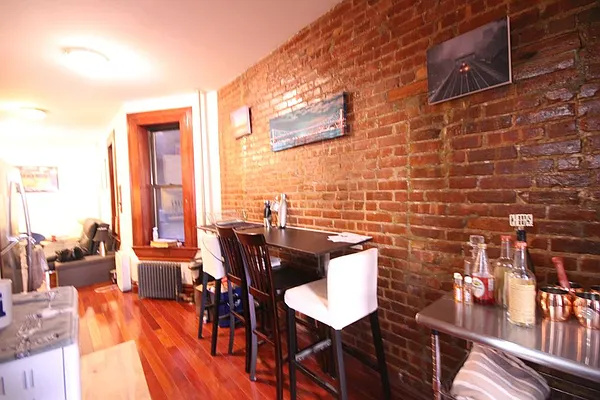 Rented by Dynamik Realty | media 12