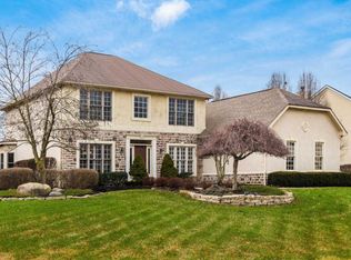 5771 Rocky Shore Dr, Lewis Center, OH