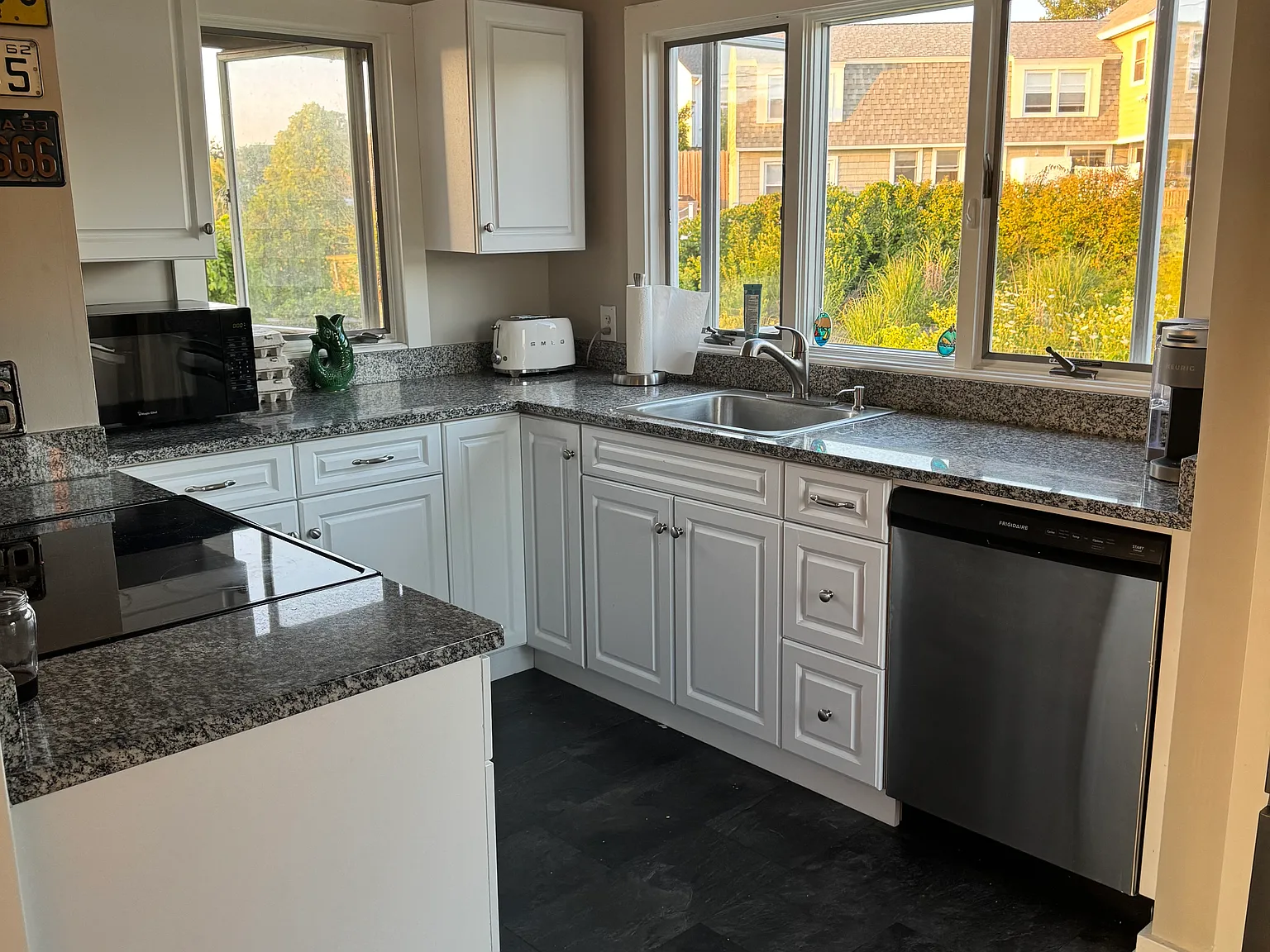 3 bed, 1000 sqft, $4,000 — Photo 4