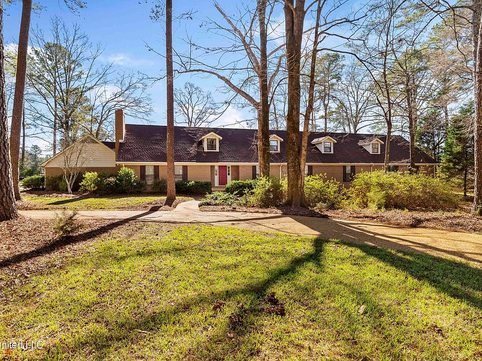 1st image of 102 Creekwood Dr