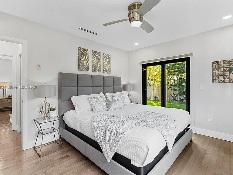 2301 E Las Olas Blvd — Photo 24