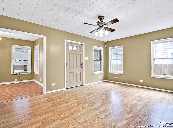 4th image of 454 Linares St