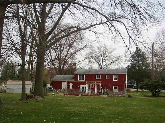 2nd image of 57807 Appletree Ln