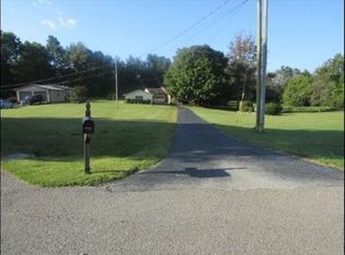 304 Parkway Dr, Crossville, TN 38572