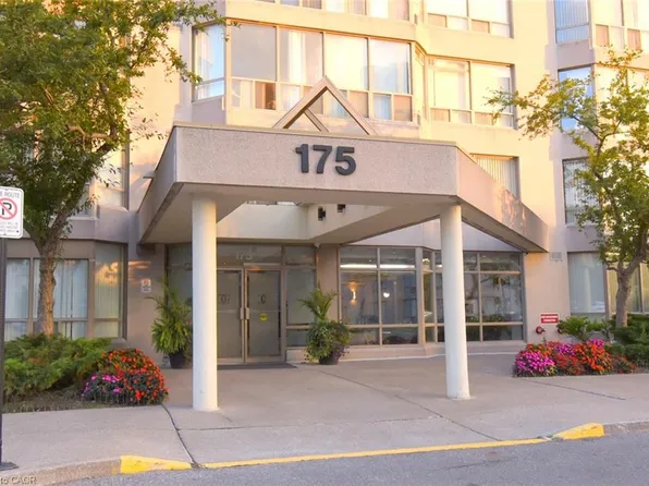 175 Cedar Ave #215, Richmond Hill, ON L4C 9V3