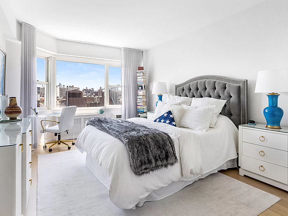 5th image of 2 Charlton St APT 15G