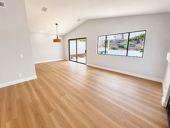 2nd image of 4161 Caminito Davila